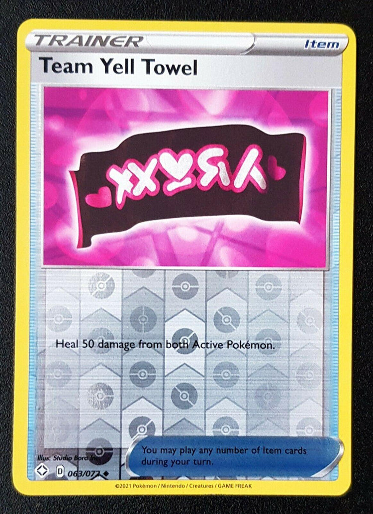 Team Yell Towel | Lightly Played / English / Reverse Holofoil